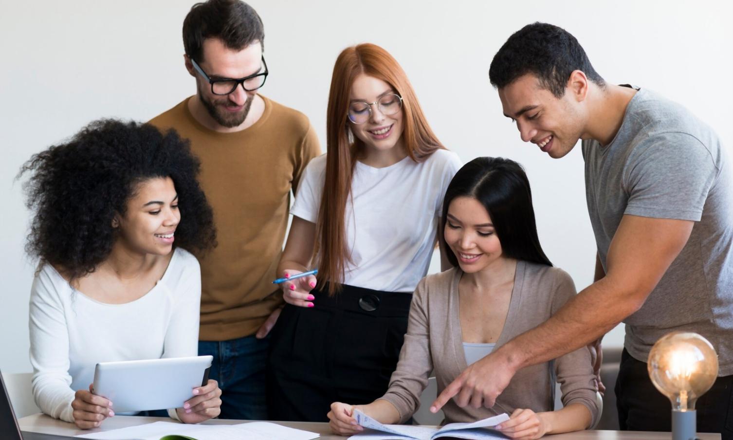 Calculadora y notas sobre presupuesto familiar